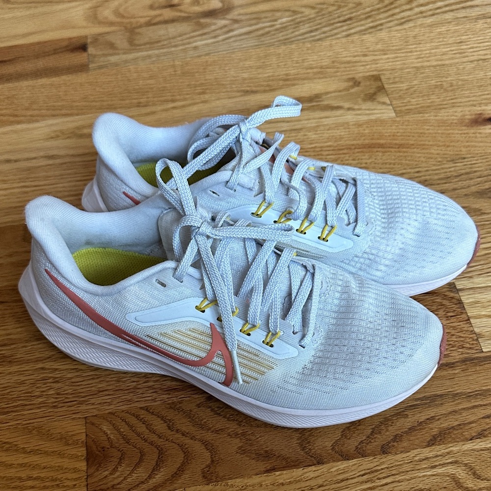 Nike Air Zoom Pegasus 39 Women's Road Running Shoes